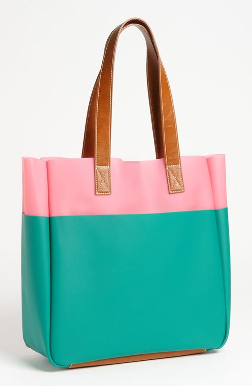 拼色果冻手袋 潮流皮具的灵动风尚