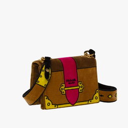 PRADA 丝绒手袋 奢华触感与意式风情的完美交融